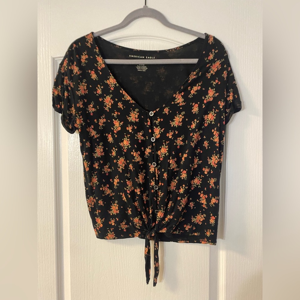 American eagle top. Slightly cropped